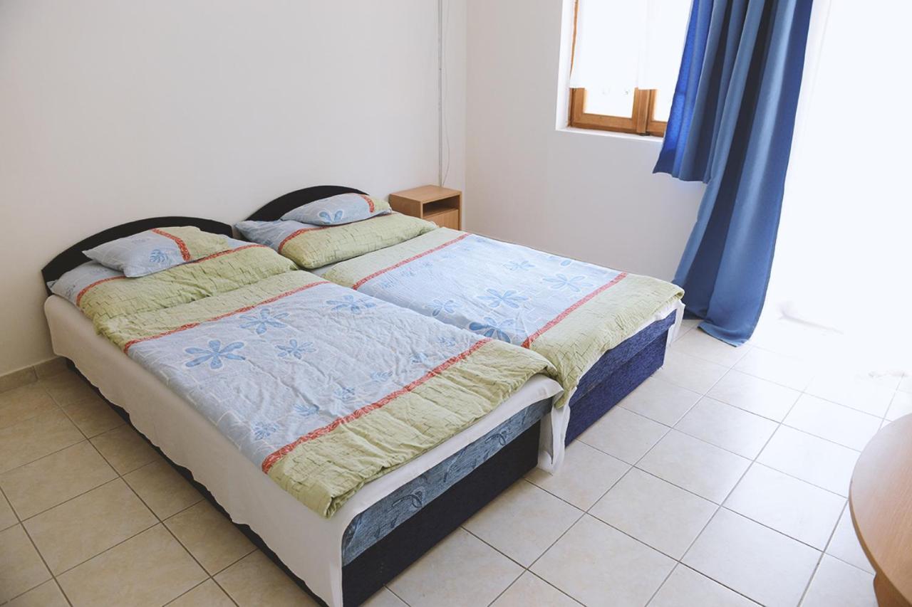 Szegedi Partfuerdo Kemping Es Apartman Exteriér fotografie