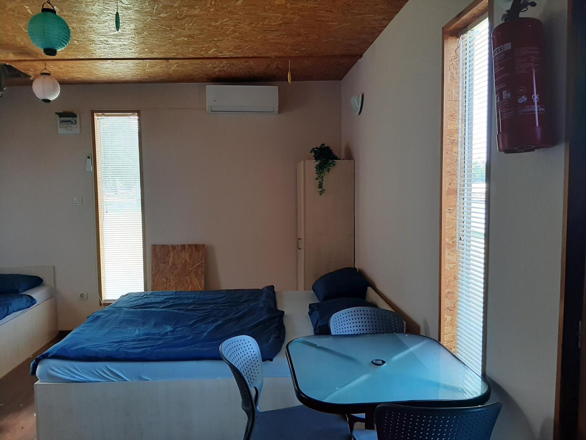 Szegedi Partfuerdo Kemping Es Apartman Exteriér fotografie