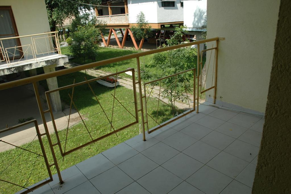 Szegedi Partfuerdo Kemping Es Apartman Exteriér fotografie