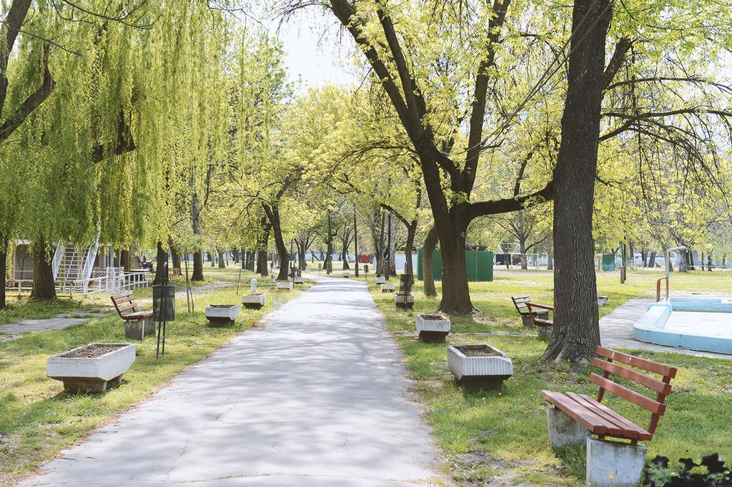 Szegedi Partfuerdo Kemping Es Apartman Exteriér fotografie