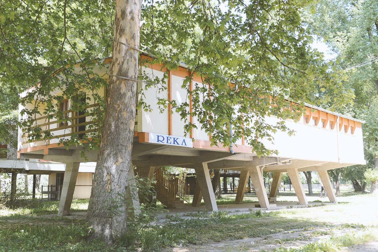 Szegedi Partfuerdo Kemping Es Apartman Exteriér fotografie