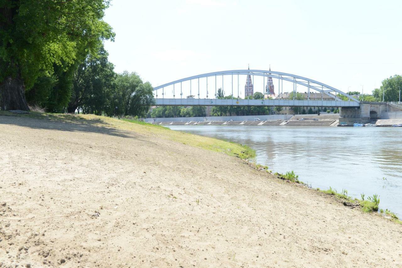 Szegedi Partfuerdo Kemping Es Apartman Exteriér fotografie